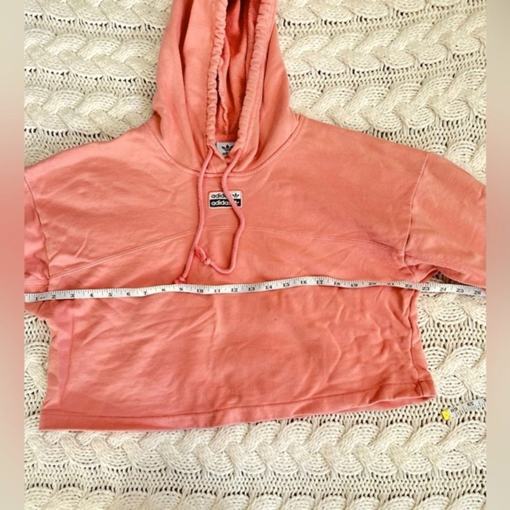 ✨Adidas Women Crop-Top Sweater, in good condition. ✨ - Picture 3 of 5